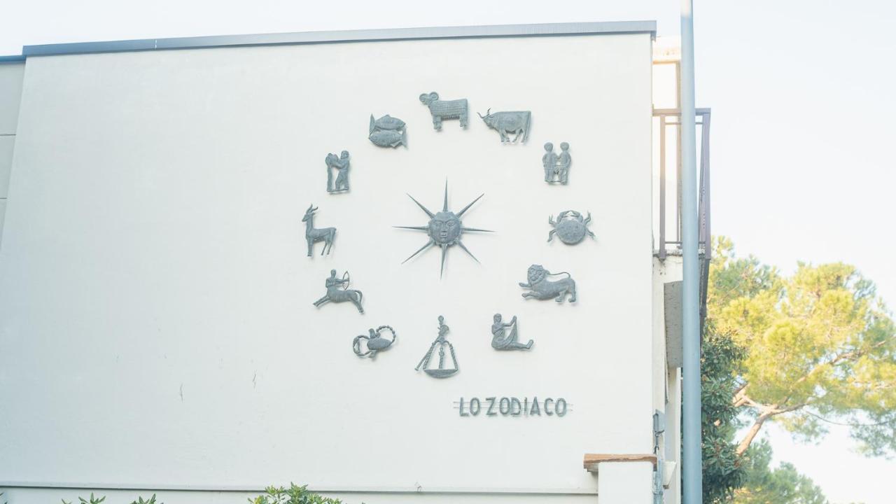 סירמיונה The Zodiac Apartment - Italian Homing מראה חיצוני תמונה
