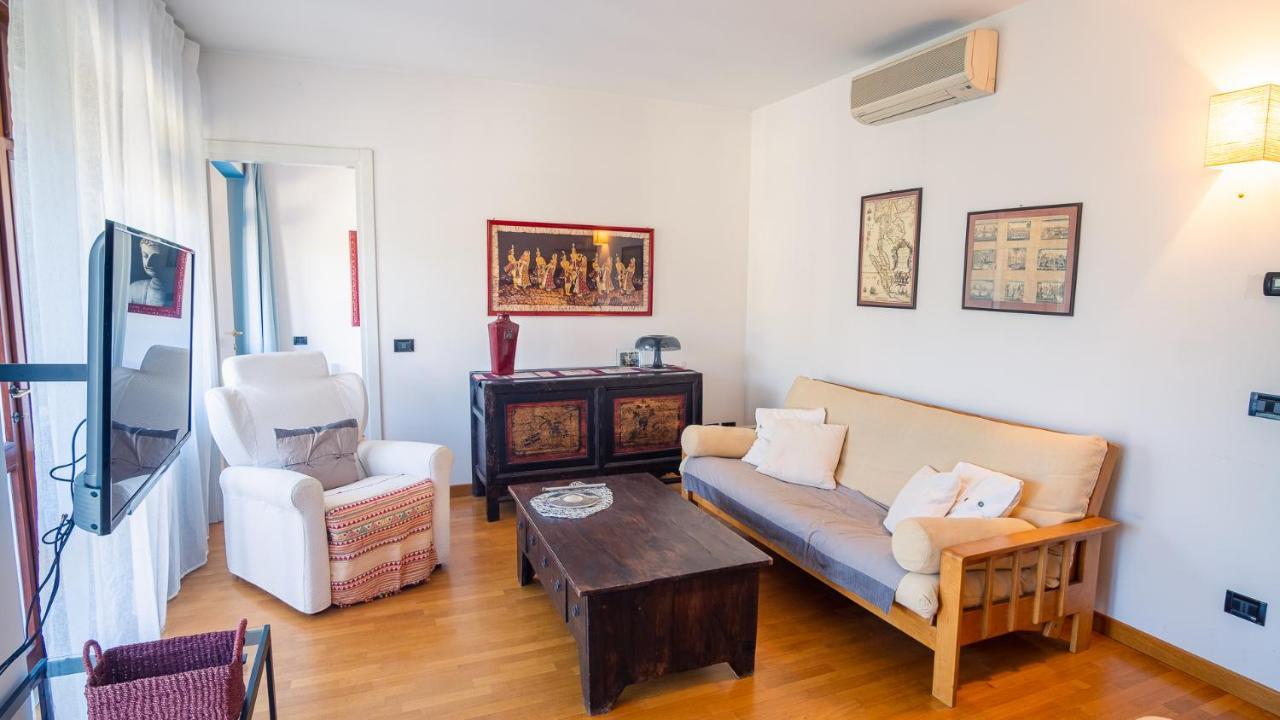 סירמיונה The Zodiac Apartment - Italian Homing מראה חיצוני תמונה